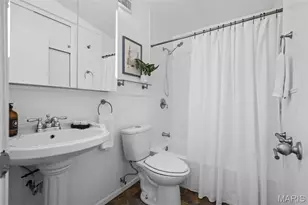 1630 Liggett Dr, Saint Louis, MO 63126 - Photo 18