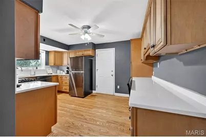 9828 Whitcomb Lane, Affton, MO 63123 - Photo 12