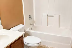 620 Grayhawk Cir, Wentzville, MO 63385 - Photo 10