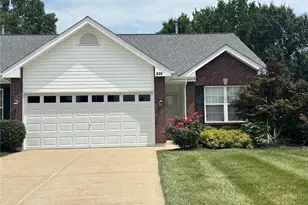 620 Grayhawk Cir, Wentzville, MO 63385 - Photo 1