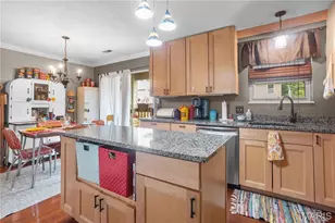 280 Carmel Woods Dr, Ballwin, MO 63021 - Photo 4