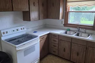 906 Holly Pl, Saint Charles, MO 63301 - Photo 2