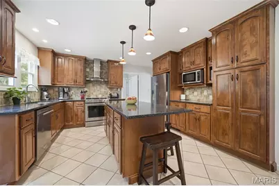 15011 Ridge Lake Drive, Chesterfield, MO 63017 - Photo 2
