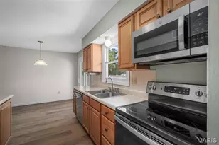 12970 Burning Bush Ct, Saint Louis, MO 63146 - Photo 16