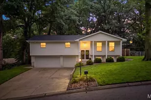 9 San Camille Ct, Saint Charles, MO 63303 - Photo 2