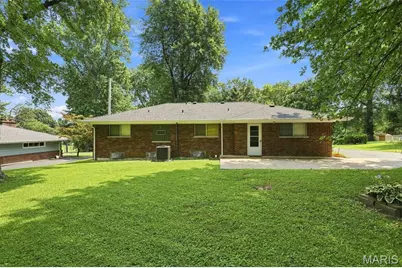1329 Coburg Lands Drive, Bellefontaine Neighbors, MO 63137 - Photo 22
