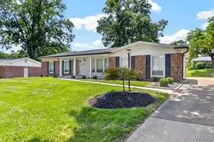 408 Algonquin Dr, Ballwin, MO 63011 - Photo 2