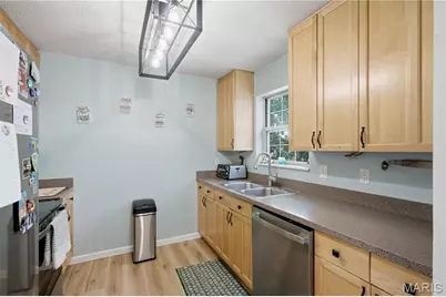 8916 N Swan Circle, Saint Louis, MO 63144 - Photo 8