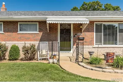 10106 Hammerdale Lane, Saint Louis, MO 63123 - Photo 2