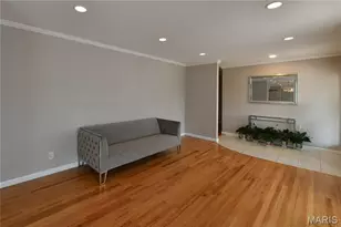 965 Orchard Lakes Dr, Saint Louis, MO 63146 - Photo 8