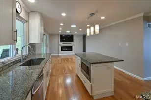 965 Orchard Lakes Dr, Saint Louis, MO 63146 - Photo 20