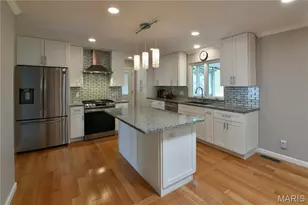 965 Orchard Lakes Dr, Saint Louis, MO 63146 - Photo 18