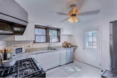 3820 Burgen Avenue, Saint Louis, MO 63116 - Photo 10