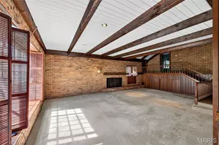 8 Winding Brook Ln, Ladue, MO 63124 - Photo 8