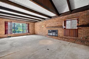 8 Winding Brook Ln, Ladue, MO 63124 - Photo 10