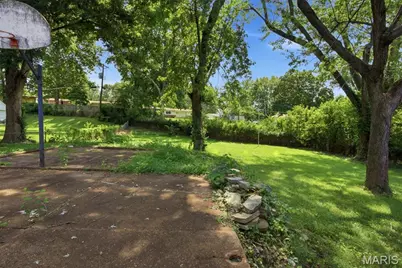 1610 Gallant Fox Drive, Florissant, MO 63033 - Photo 28