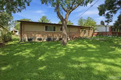1610 Gallant Fox Drive, Florissant, MO 63033 - Photo 30