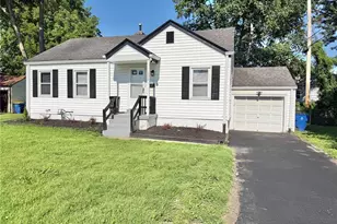 3575 St Joachim Ln, Saint Ann, MO 63074 - Photo 2