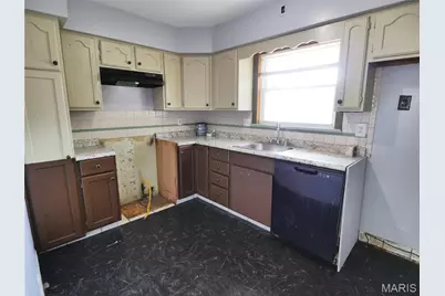 8334 Carl Avenue, Saint Louis, MO 63136 - Photo 4