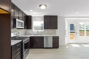 2 Arlington At River Bluffs Meadows, Florissant, MO 63031 - Photo 10