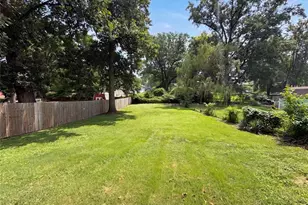 8606 Vasel Ave, Saint Louis, MO 63123 - Photo 16