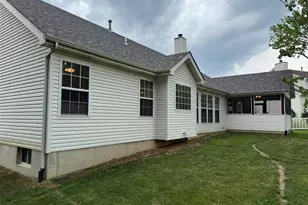 727 Hawk Run Dr, O'Fallon, MO 63368 - Photo 52