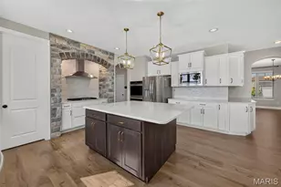 106 Downview Dr, O'Fallon, MO 63368 - Photo 2