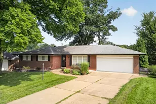 9145 Missy Ct, Saint Louis, MO 63123 - Photo 2