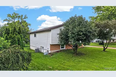 1523 Shadow Lane, Saint Charles, MO 63303 - Photo 4
