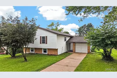 1523 Shadow Lane, Saint Charles, MO 63303 - Photo 2