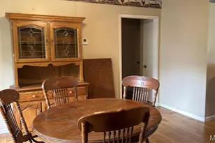 24688 McClurg Dr, Lebanon, MO 65536 - Photo 2