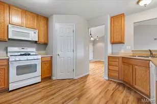 312 Thoreau Blvd, O'Fallon, MO 63366 - Photo 12