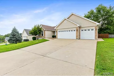 312 Thoreau Boulevard, O'Fallon, MO 63366 - Photo 2