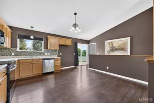 225 Brookstone Creek Dr, Wentzville, MO 63385 - Photo 10
