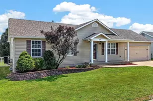 225 Brookstone Creek Dr, Wentzville, MO 63385 - Photo 2