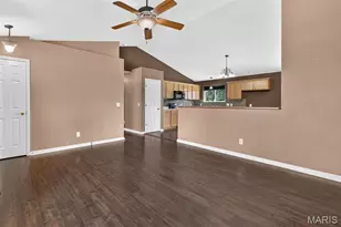 225 Brookstone Creek Dr, Wentzville, MO 63385 - Photo 8