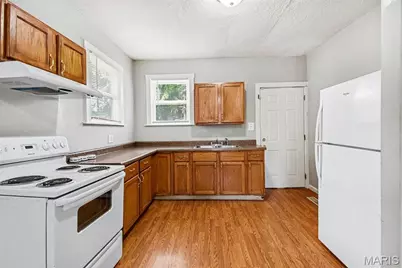 8914 Ramona Avenue, Bel-Ridge, MO 63121 - Photo 2