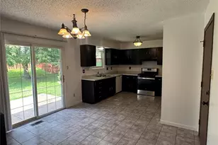 7 Armitage Dr, Saint Peters, MO 63376 - Photo 4