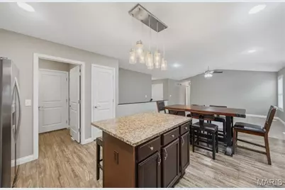 454 Honeysuckle Creek Drive, Wentzville, MO 63385 - Photo 10