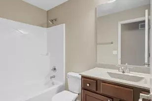 454 Honeysuckle Creek Dr, Wentzville, MO 63385 - Photo 12