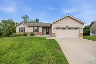454 Honeysuckle Creek Dr, Wentzville, MO 63385 - Photo 1