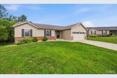 454 Honeysuckle Creek Drive, Wentzville, MO 63385 - Photo 2