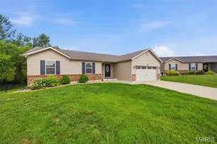454 Honeysuckle Creek Dr, Wentzville, MO 63385 - Photo 2