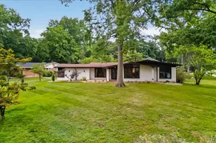 401 Andover Ln, Ballwin, MO 63011 - Photo 2