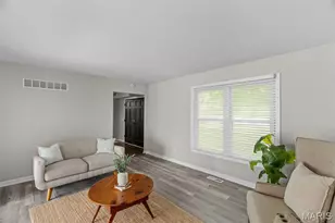 12045 Bridal Shire Ct, Saint Louis, MO 63146 - Photo 10