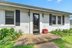 5512 Kerth Rd, Saint Louis, MO 63128 - Photo 2