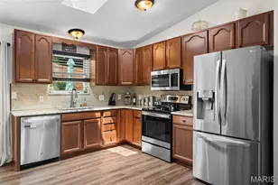 819 Country Brook Ln, Imperial, MO 63052 - Photo 2