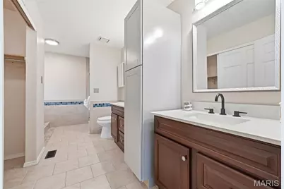 12 Miraclair Drive, Florissant, MO 63031 - Photo 20