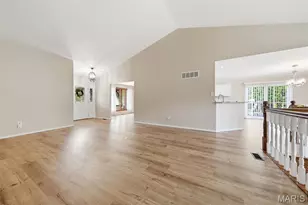 12 Miraclair Dr, Florissant, MO 63031 - Photo 10