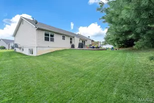 211 Discovery Village Cir, Wentzville, MO 63385 - Photo 46